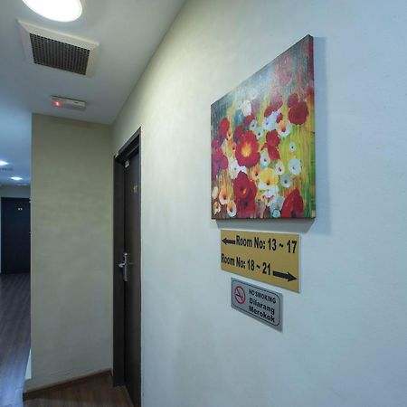 Oyo 90231 Hotel By The Park Plt Johor Bahru Dış mekan fotoğraf