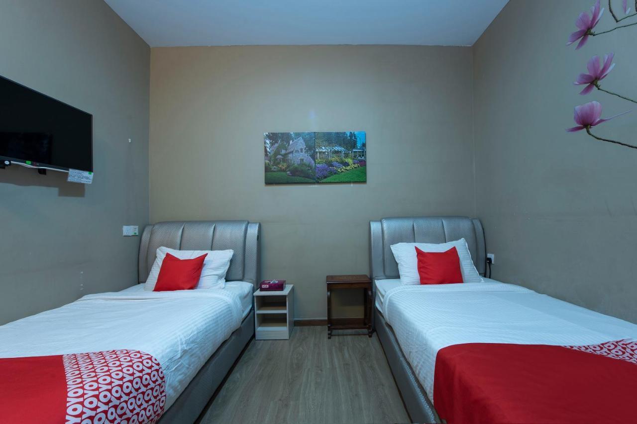 Oyo 90231 Hotel By The Park Plt Johor Bahru Dış mekan fotoğraf