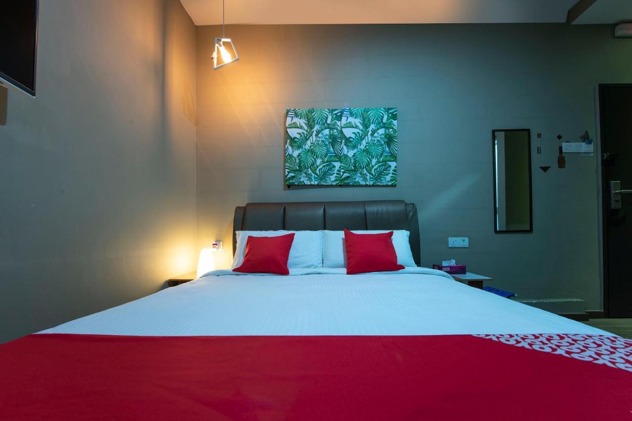 Oyo 90231 Hotel By The Park Plt Johor Bahru Dış mekan fotoğraf