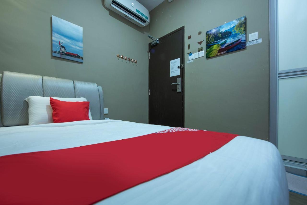Oyo 90231 Hotel By The Park Plt Johor Bahru Dış mekan fotoğraf