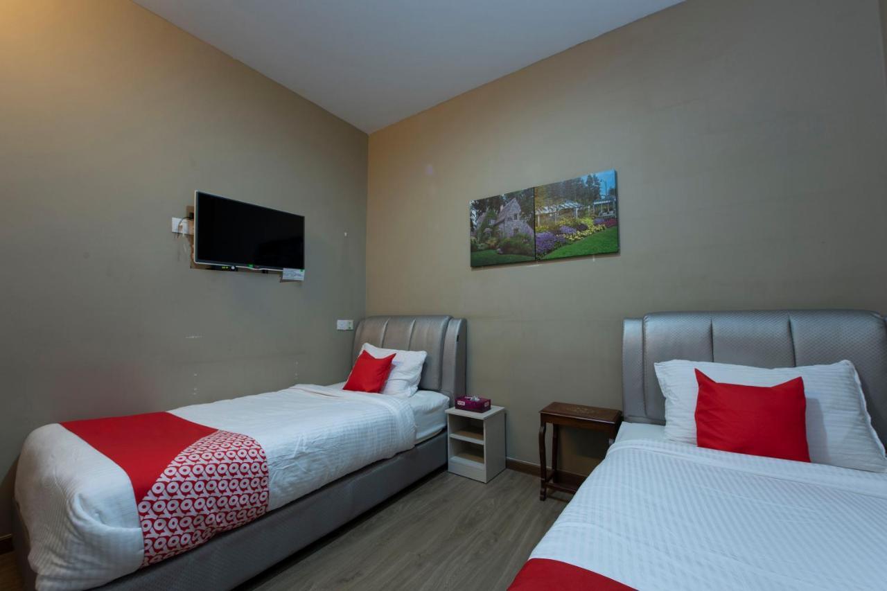 Oyo 90231 Hotel By The Park Plt Johor Bahru Dış mekan fotoğraf