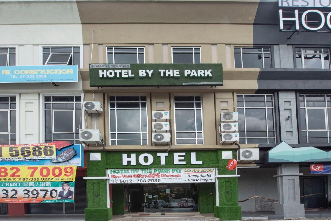 Oyo 90231 Hotel By The Park Plt Johor Bahru Dış mekan fotoğraf