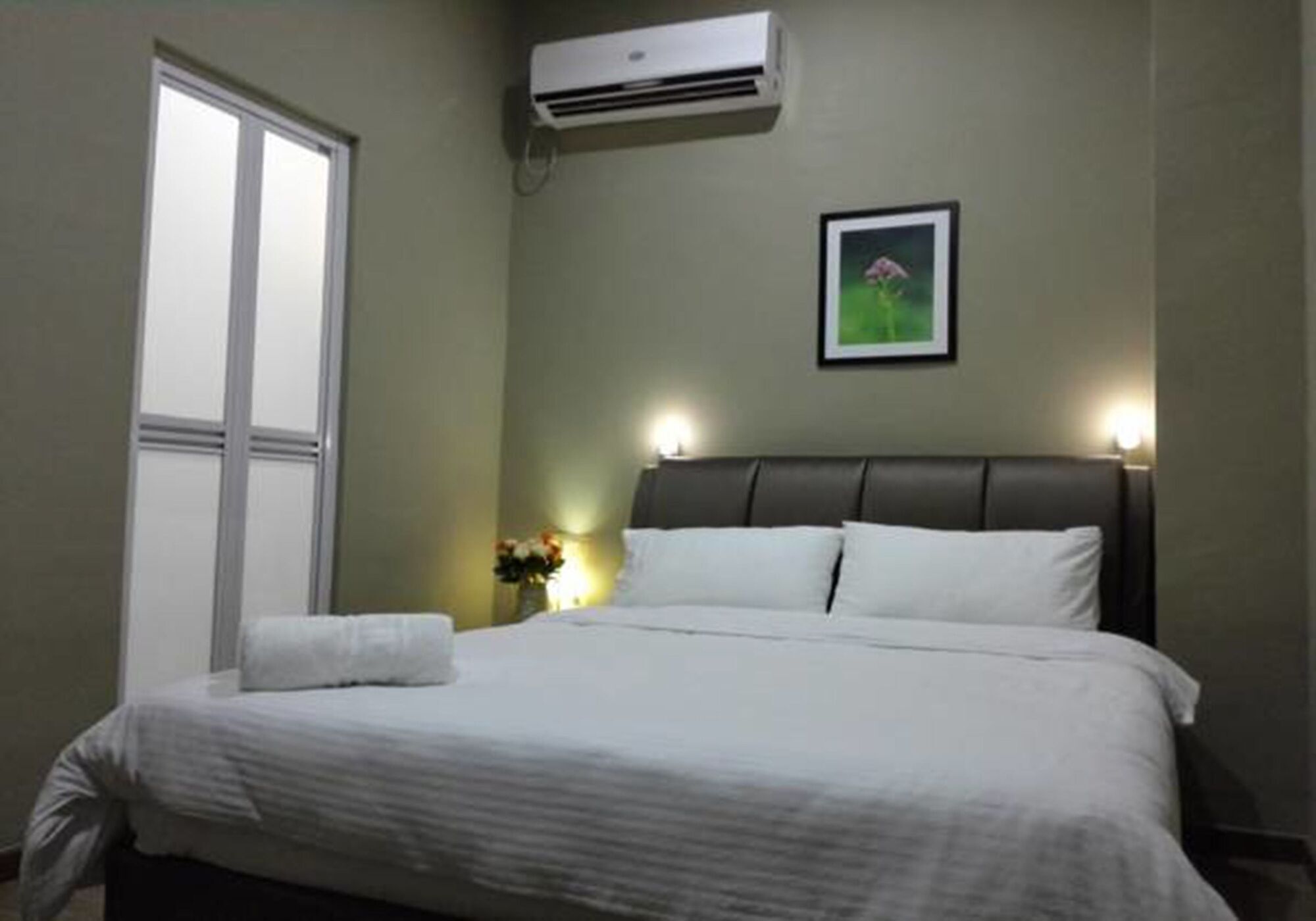 Oyo 90231 Hotel By The Park Plt Johor Bahru Dış mekan fotoğraf